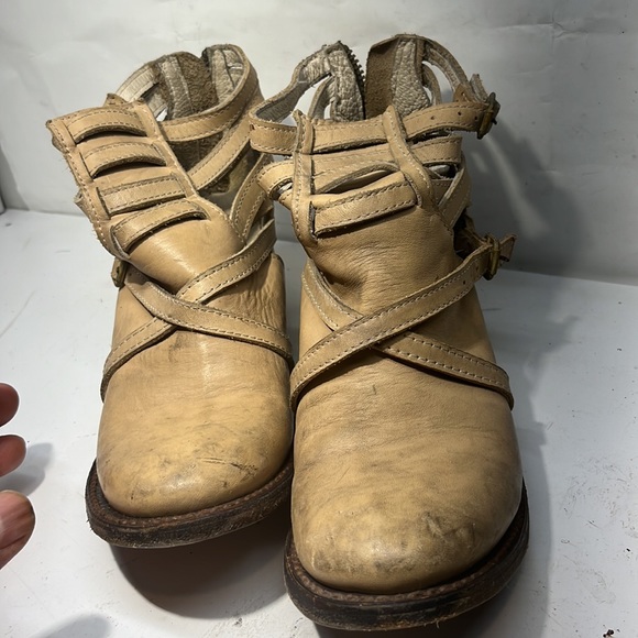 Women's Freebird By Steven Tan Stair Strappy Ankle Bootie Size 6m - Picture 2 of 6